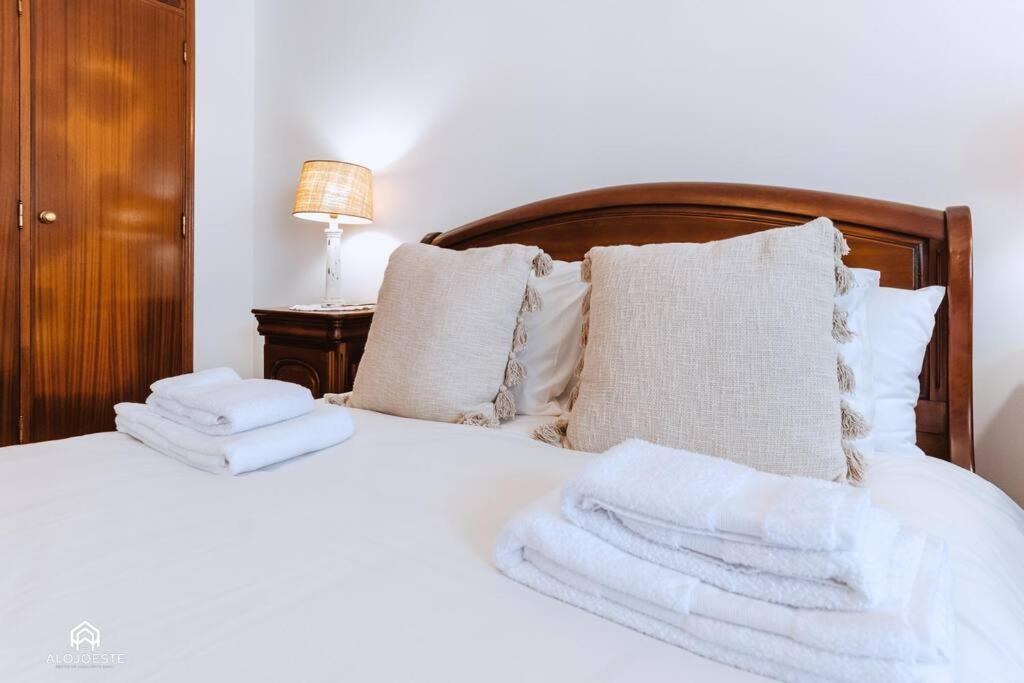 Casa Do Patio - 3 Bedrooms, Ponte Rol Torres Vedras Kültér fotó
